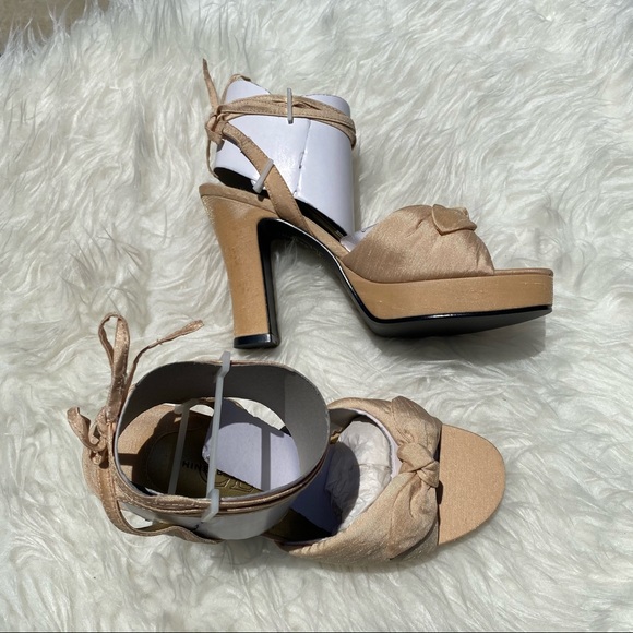 Chinese Laundry cream lace-up heels sandals NIB - Picture 5 of 16